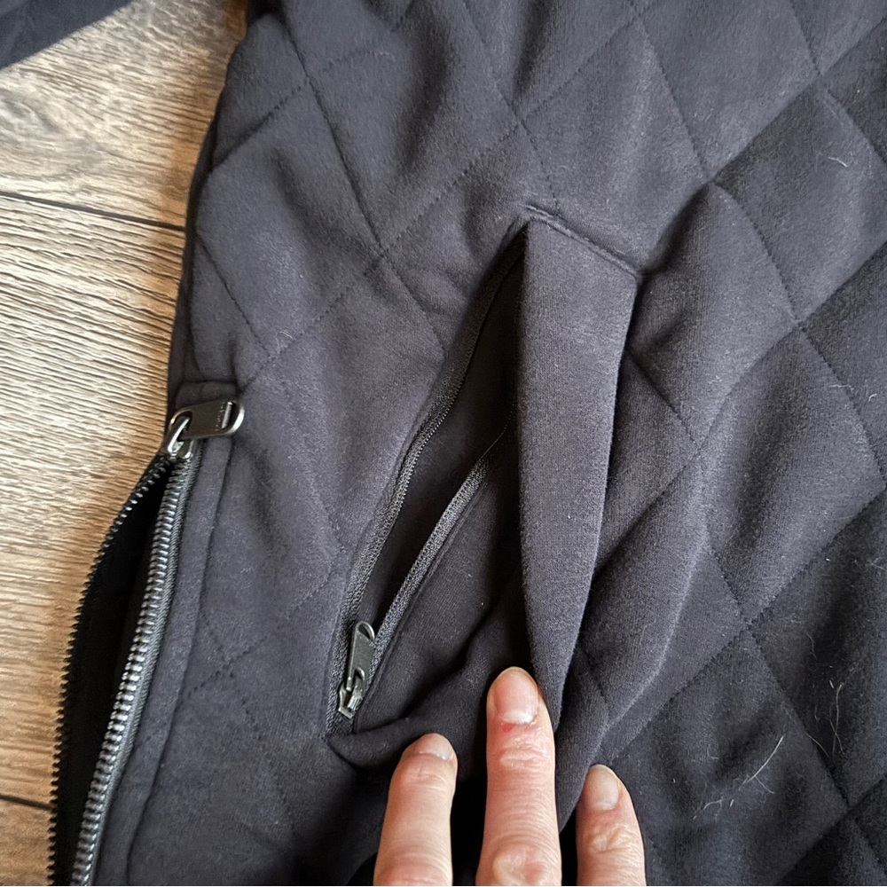 Athleta Retroplush Bomber Jacket Coat Black Pockets Zippers sz M style 464625 - Picture 9 of 16